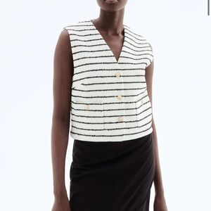 NWT H&M Boucle Vest
